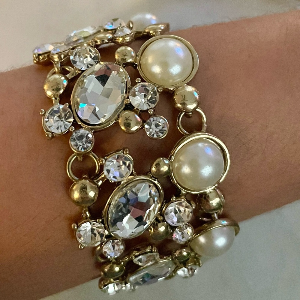 Traci Lynn Pearl Gold Detail Bracelet